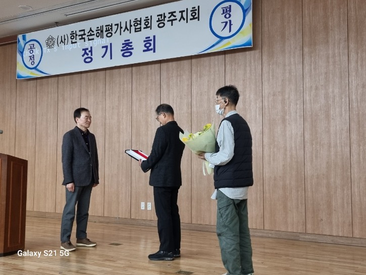 5_b0hUd018svc1e8jk1eoib4l8_un3948.jpg
